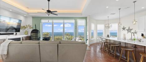 Televisor intel·ligent, llibres i estèreo