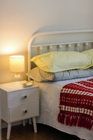 2 chambres, fer et planche à repasser, Wi-Fi gratuit, draps fournis