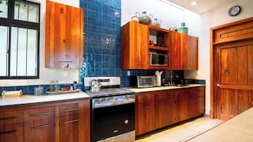 微波炉、烤箱、茶具/咖啡用具、搅拌机
