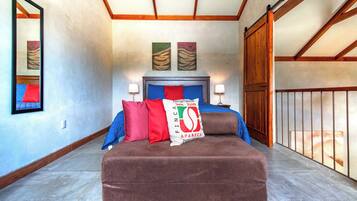 3 bedrooms, desk, iron/ironing board, WiFi