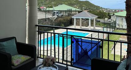 3 bedroom apartment with pool