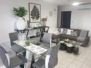 Dining - 3 bedroom apartment with pool (Marigot)