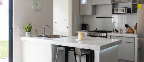 Fridge, microwave, oven, coffee/tea maker