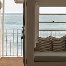 Suíte luxo, sacada (Ischia) | Área de estar | Smart TV 55 polegadas com canais digitais, smart speakers