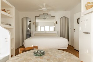 Scopello | Individually decorated, individually furnished, iron/ironing board - Il Delfino Seaside Inn (Yamba)