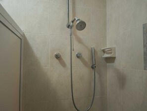 Chambre Double ou avec lits jumeaux | Salle de bain