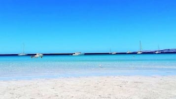 靠近海滩