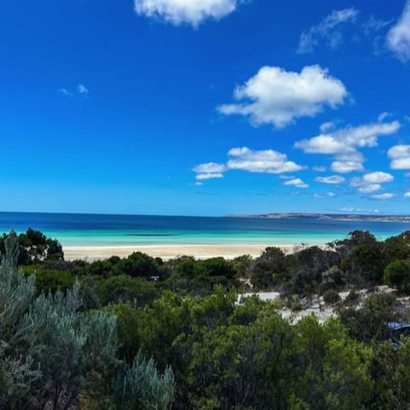 Beach nearby. Beachside Nature Retreat on Kangaroo Island
