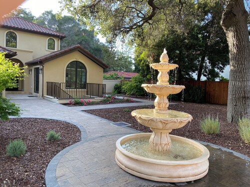 ADU studio guesthouse unit in a brand new 2/3 acre Spanish mansion In Atherton