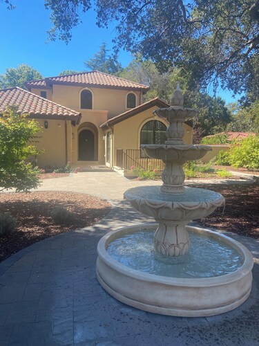 ADU studio guesthouse unit in a brand new 2/3 acre Spanish mansion In Atherton