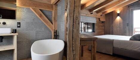 4 habitaciones, escritorio, wifi gratis y ropa de cama