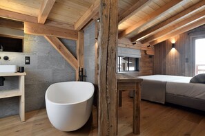 4 Schlafzimmer, Schreibtisch, kostenloses WLAN, Bettwäsche