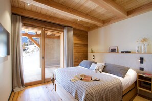 4 bedrooms, free WiFi, bed sheets