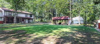 Cheerful and Charming 2-bedroom Townhouse in peaceful Hot Springs Village!