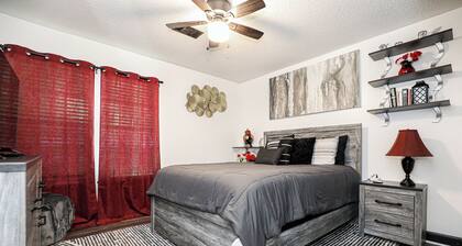 Cheerful and Charming 2-bedroom Townhouse in peaceful Hot Springs Village!