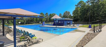 Cheerful and Charming 2-bedroom Townhouse in peaceful Hot Springs Village!
