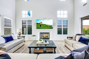 Télévision, cheminée