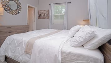 3 bedrooms, desk, iron/ironing board, WiFi