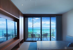 尊贵套房, 海洋景观 | 1 多间卧室、客房内保险箱、遮光窗帘、熨斗/熨衣板