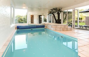 Indoor pool - Amazing home in Asperup (Asperup)