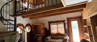 Mountain top cabin with outdoor pavilion & Wi-Fi, perfect for an adult getaway.