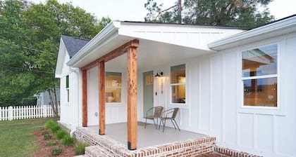 Historic Cottage in Perry - 3 Bedroom 2 Bath