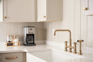 Interior - Historic Cottage in Perry - 3 Bedroom 2 Bath (Perry)