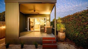 Deluxe Studio Suite 2 | Terrace/patio
