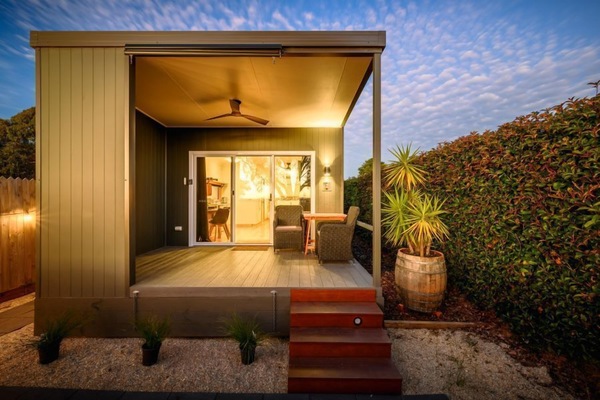 Deluxe Studio Suite 2 | Terrace/patio