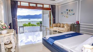 Ocean Front Royal Room | Vista do quarto