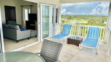 豪華公寓客房 | 露台/庭院