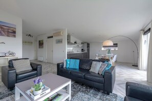 Apartment | Living room - Beachside Apartment With Balcony (Callantsoog)
