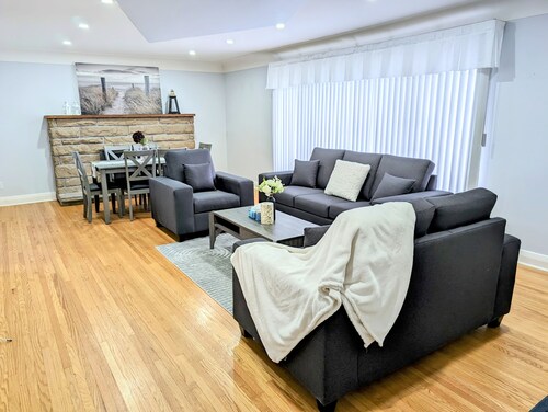 Luxurious 3- Bedroom place