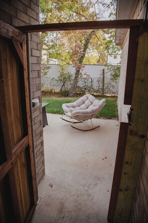 Terrace/patio - 🌅 Lake Town Rental, Fishing Retreat, Walk to Lake Tawakoni (West Tawakoni)