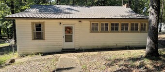 Charming 3-bedroom cottage  with WiFi
near  Oxford and Sardis lake