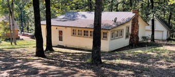 Charming 3-bedroom cottage  with WiFi
near  Oxford and Sardis lake