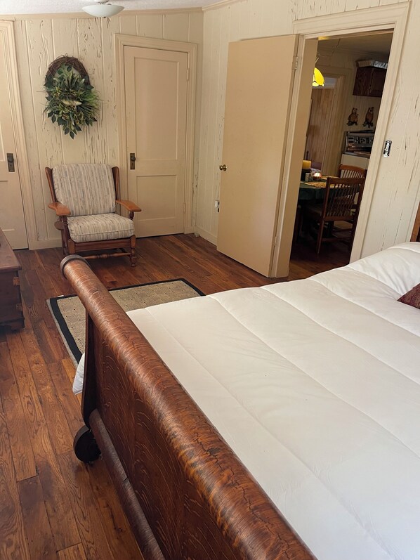 3 bedrooms, WiFi, bed sheets