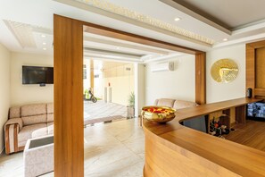 Reception - ESAA Airport Hotel (Aluva)