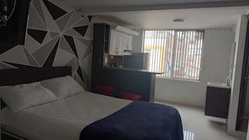 1 habitación, wifi y ropa de cama