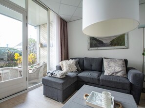 Luxury Apartment, 2 Bedrooms | Living room