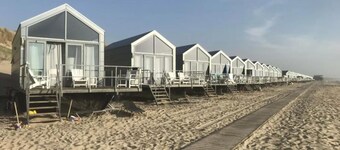 a Nice Holiday by the sea With Family