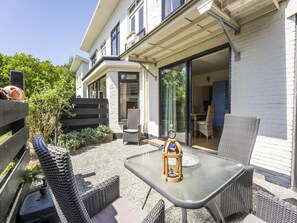Classic Apartment, 2 Bedrooms | Reception - Detached 6 Pers Holiday Home (De Koog)