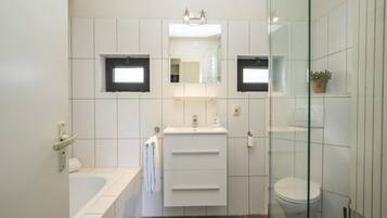 Apartemen Klasik, 2 kamar tidur | Kamar mandi | Bathtub