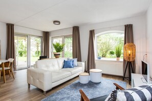 Deluxe Apartment, 2 Bedrooms | Living room - Residence Juliana 14, Holiday Apartment (Julianadorp)