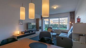 Apartemen Comfort, 2 kamar tidur | Ruang keluarga