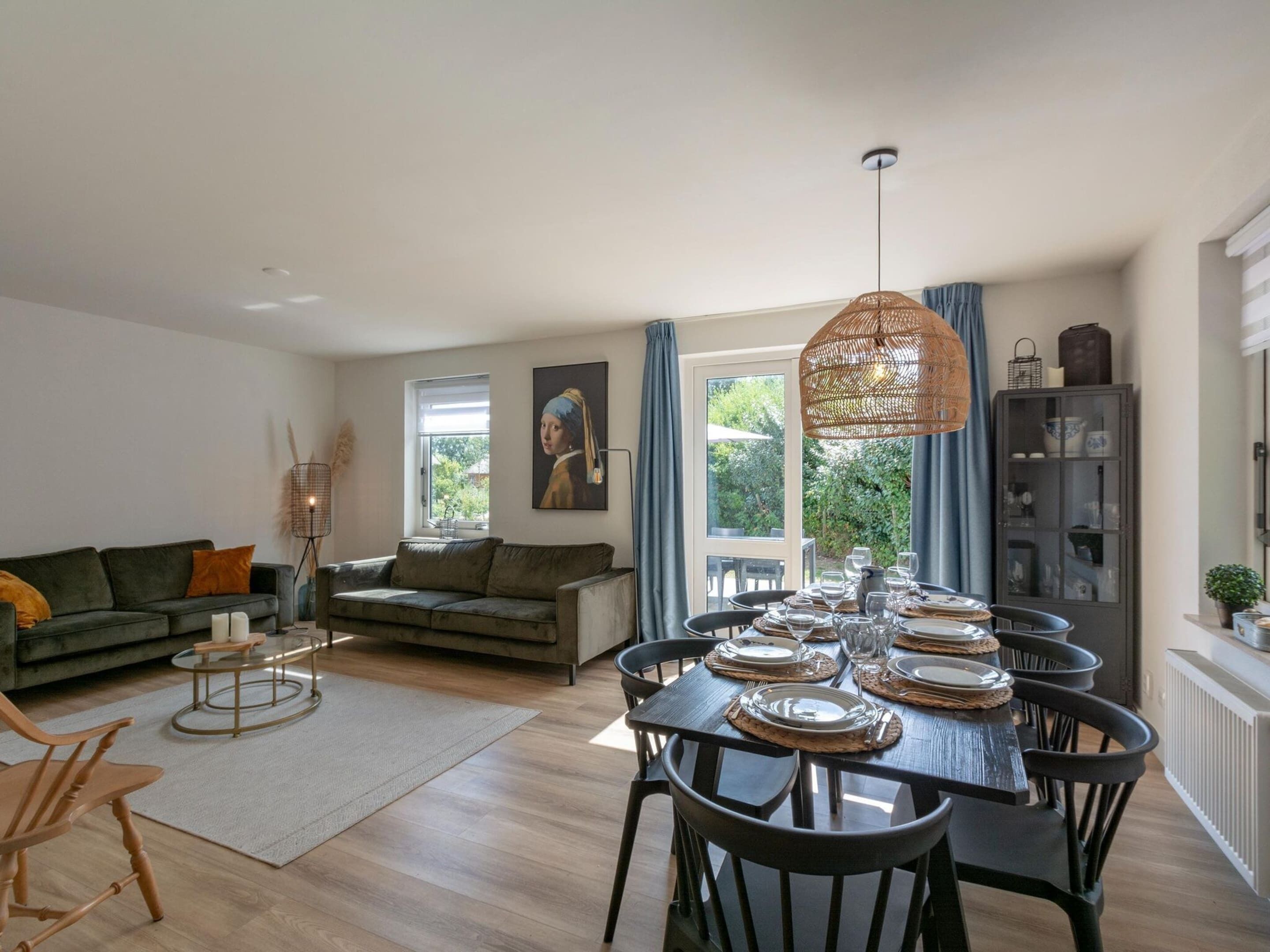 Comfort Villa, 4 Bedrooms | Tempat makan