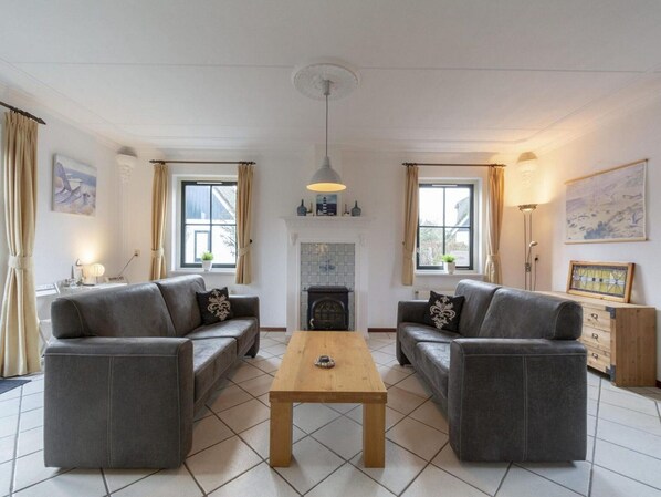 Classic Villa, 2 Bedrooms | Living room - Stylish and Modern Furnished Holiday Villa (Callantsoog)