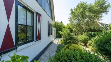 Elite Villa, 2 Bedrooms | Garden