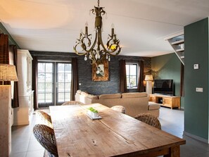 Villa Deluxe, 3 chambres | Restauration