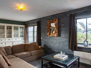 Living room - Stylish and Modern Furnished Holiday Villa (Callantsoog)